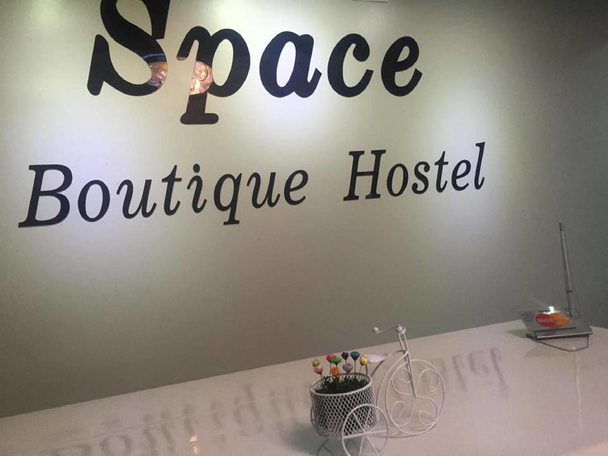 Space Boutique Hostel ย่างกุ้ง ภายนอก รูปภาพ